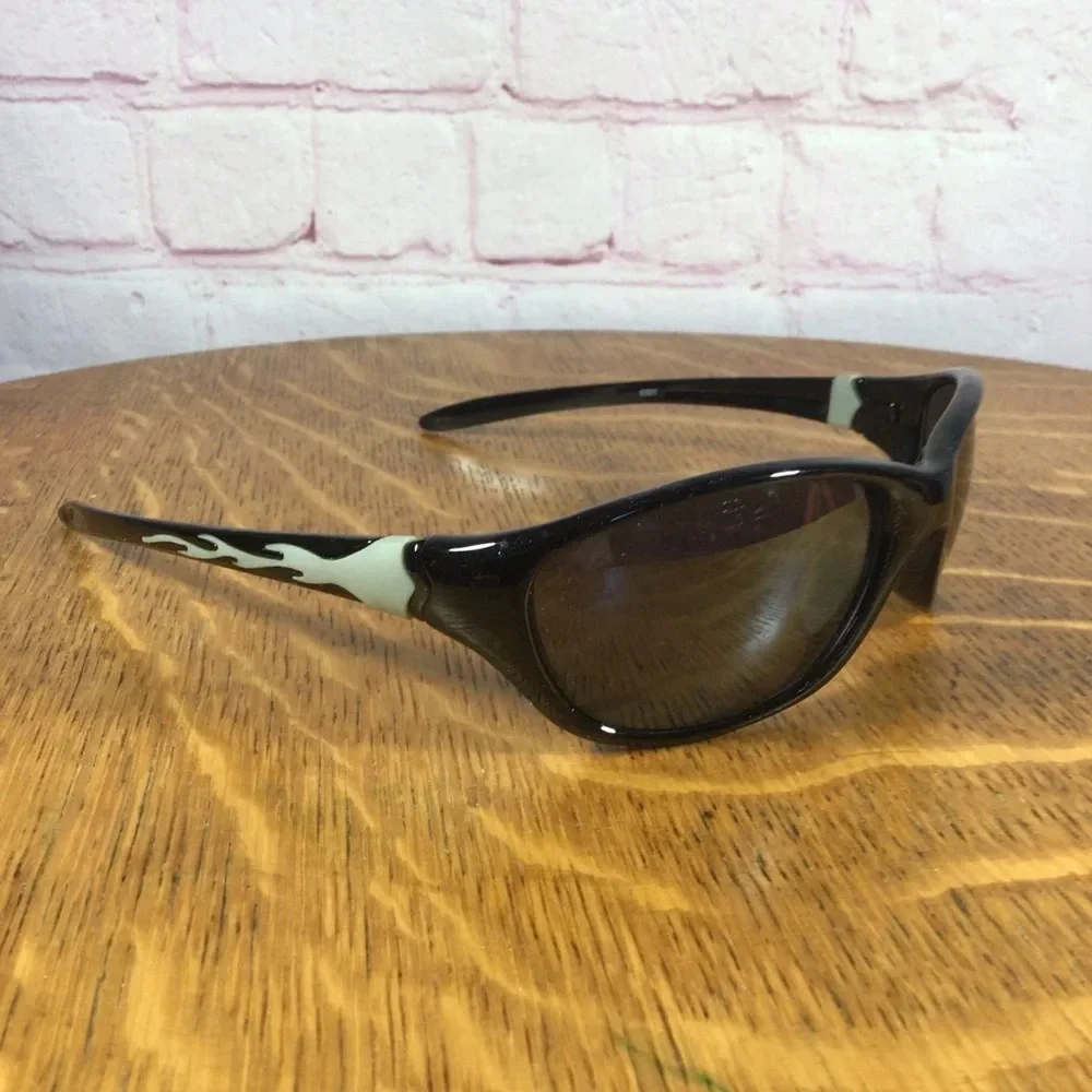 Black and Gray Frame Sunglasses